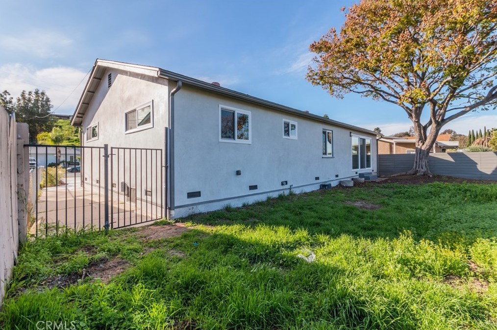 1309 Darby St, Spring Valley CA  91977-3717 exterior