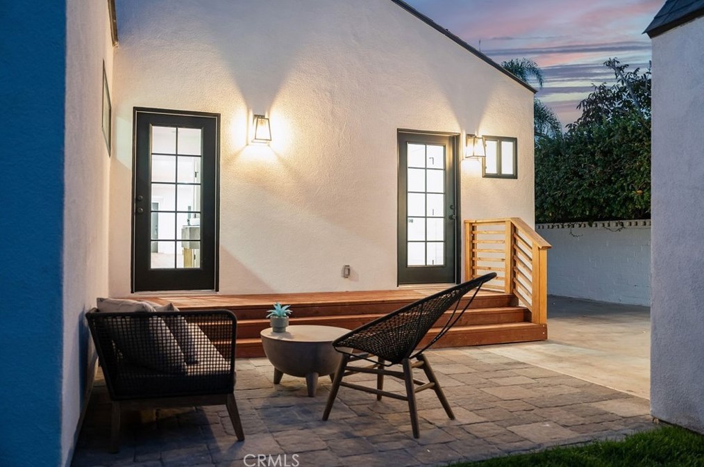 1172 Masselin Ave, Los Angeles CA  90019-2537 exterior