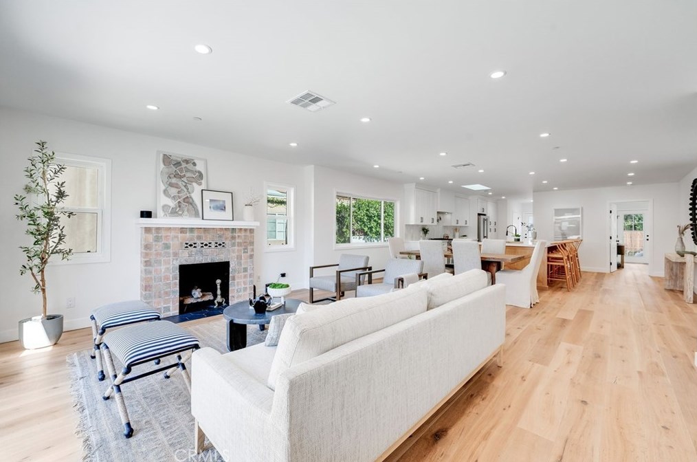 1172 Masselin Ave, Los Angeles CA  90019-2537 exterior