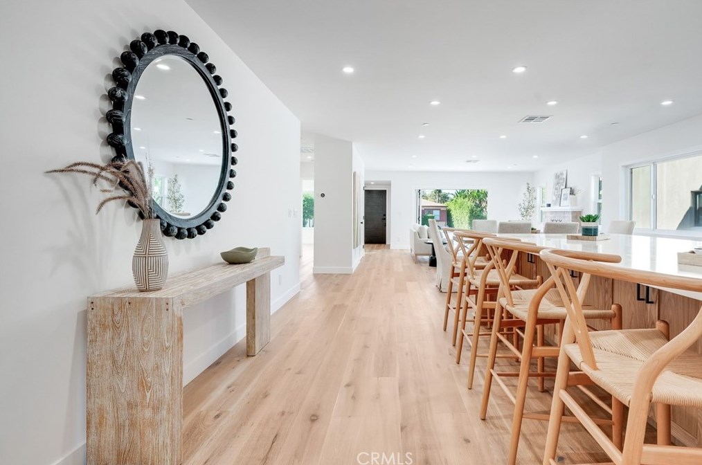 1172 Masselin Ave, Los Angeles CA  90019-2537 exterior