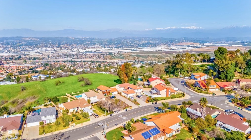 1701 Cliffbranch Dr, Pomona, CA 91765-2723