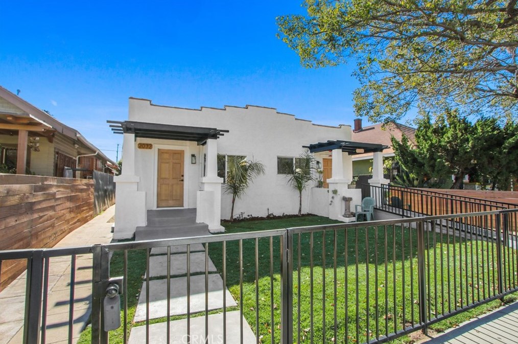 2032 31st St, Los Angeles, CA 90018-3421