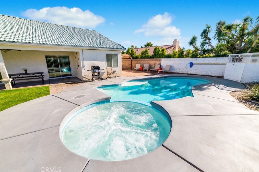 27715 Hombria Dr, Cathedral City, CA 92234-8421