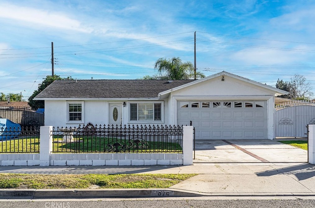 876 Calpine Ct, Pomona CA  91766-6209 exterior