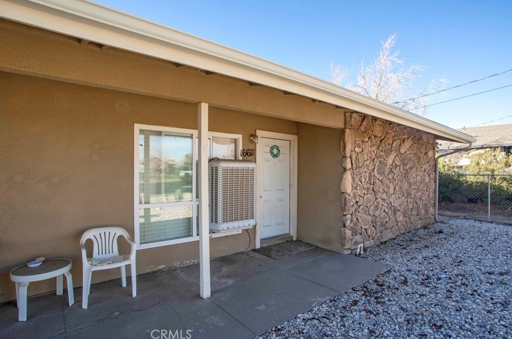 16671 Lime St, Hesperia, CA 92345-5947