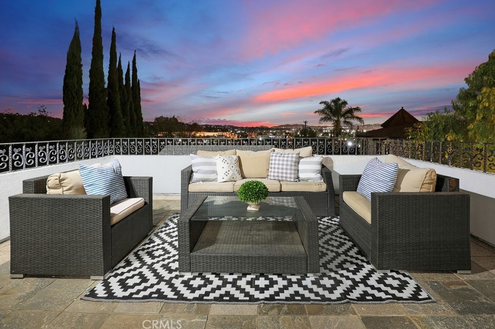 568 Avenida Esplendor, Walnut CA  91789-2684 exterior