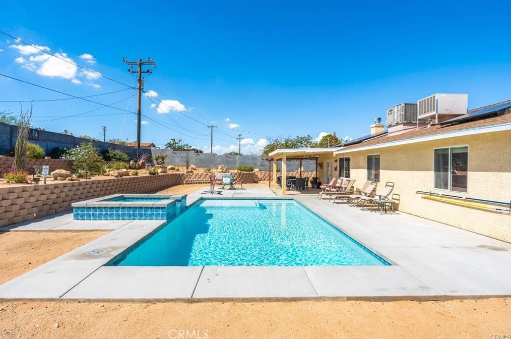 60205 Latham Trl, Joshua Tree CA  92252-2810 exterior