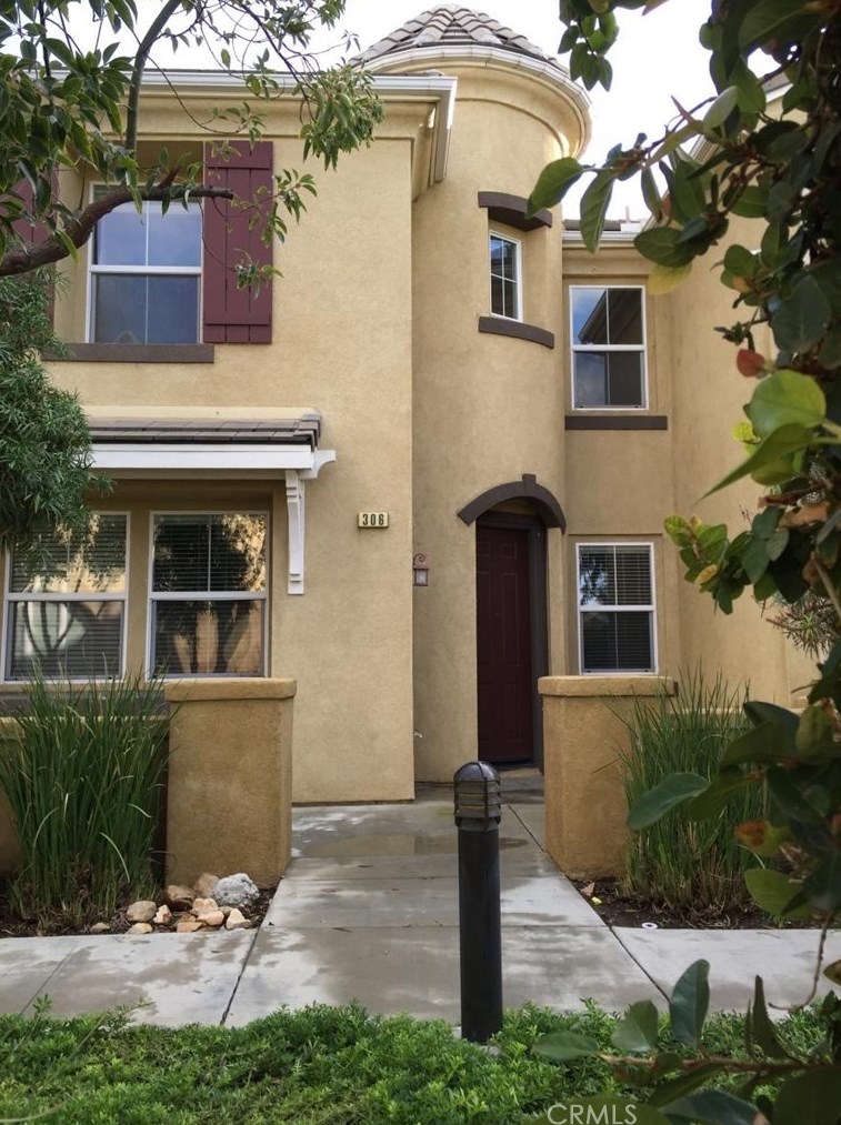 1800 E Lakeshore Dr #306, Lake Elsinore, CA 92530