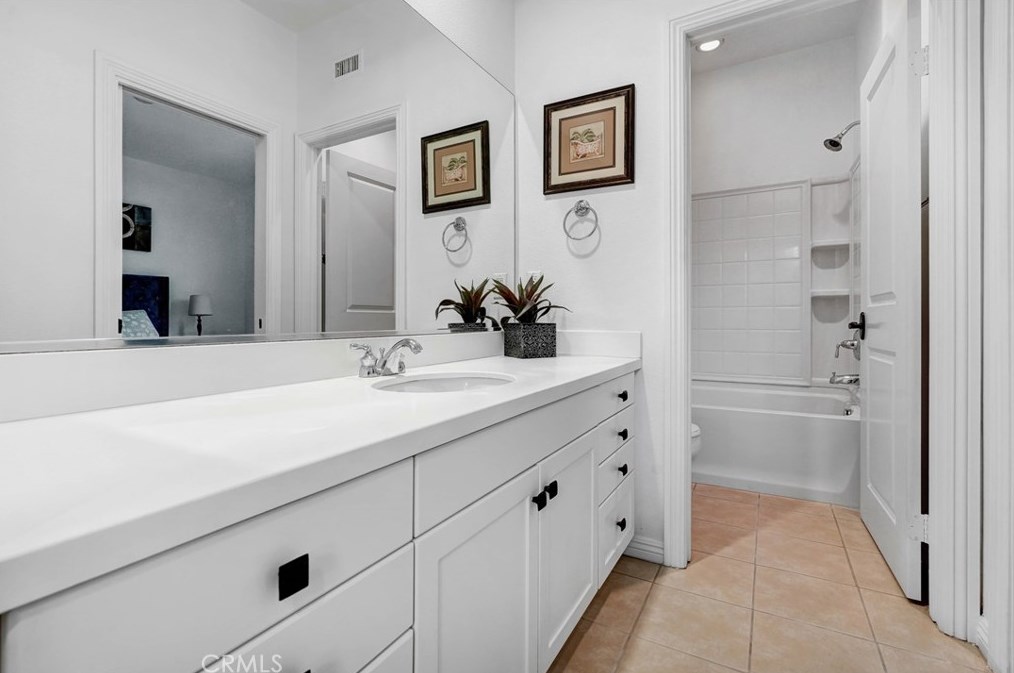 3027 Hampton Way, Ontario CA  91761-2631 exterior