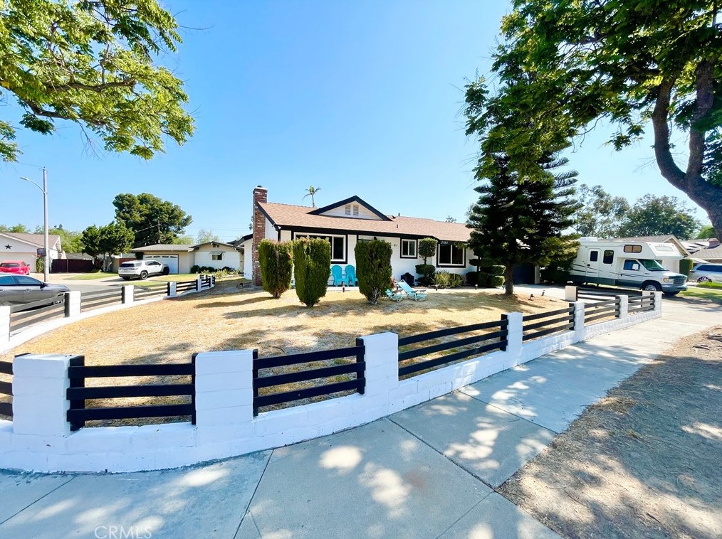 2565 E Westport Dr, Anaheim, CA 92806