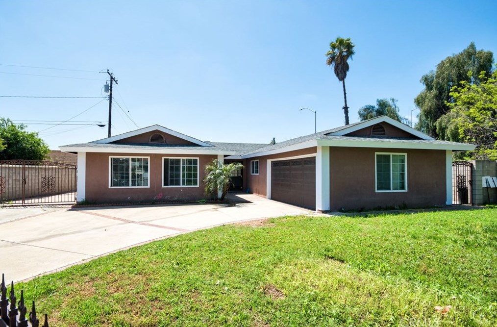 1490 Douglass Dr, Pomona, CA 91768-1317