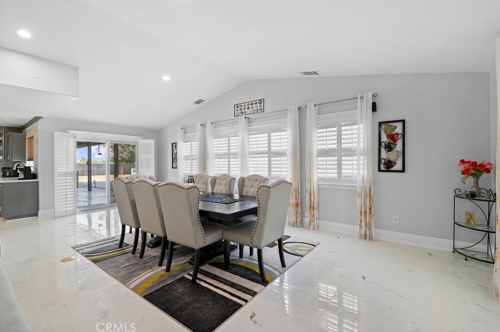 12909 Casco Rd, Apple Valley CA  92308-6265 exterior