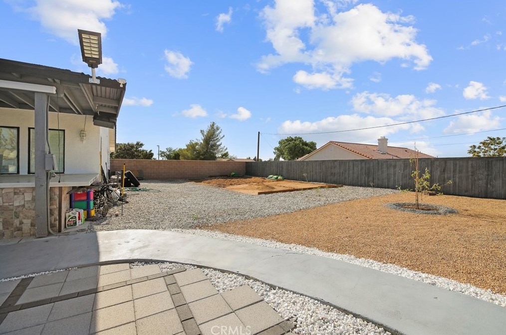 12909 Casco Rd, Apple Valley CA  92308-6265 exterior