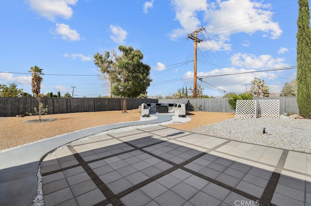 12909 Casco Rd, Apple Valley CA  92308-6265 exterior