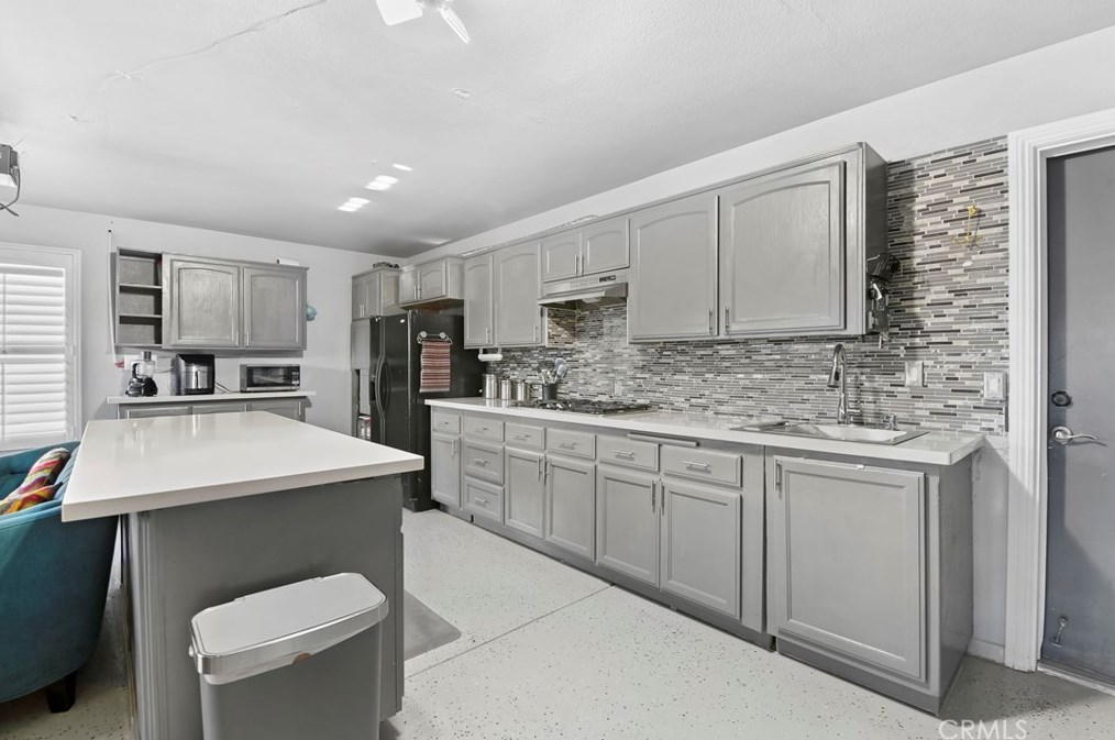12909 Casco Rd, Apple Valley CA  92308-6265 exterior