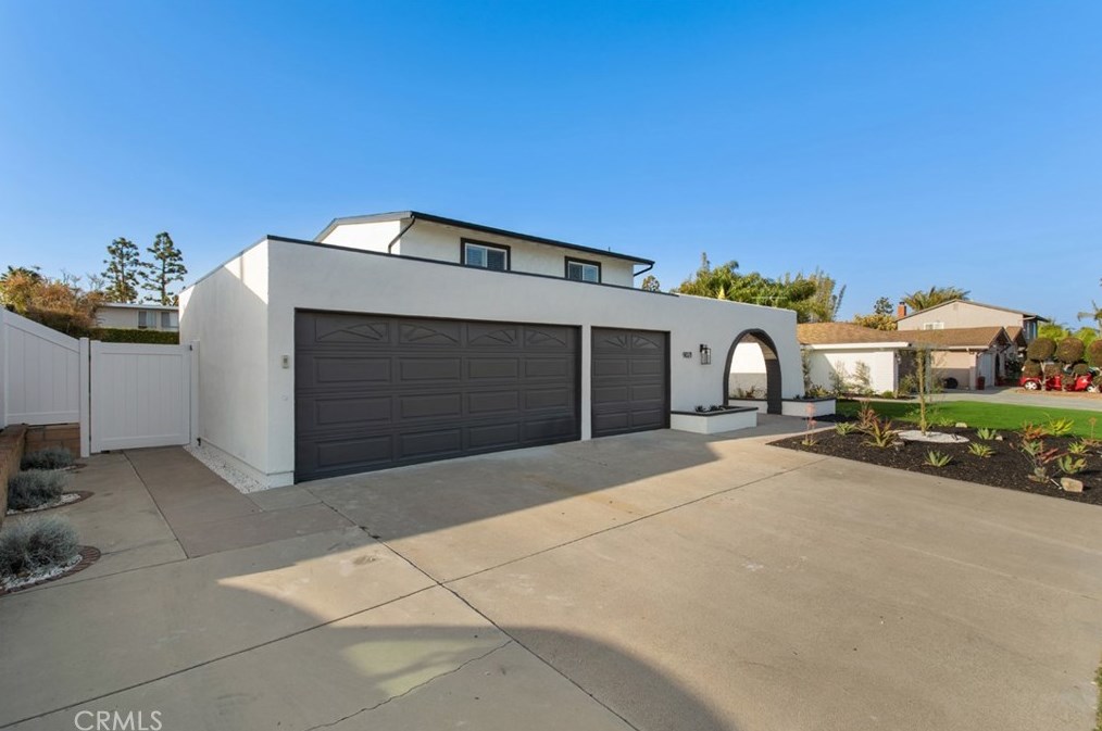 9021 Hyde Park Dr, Huntington Beach, CA 92646