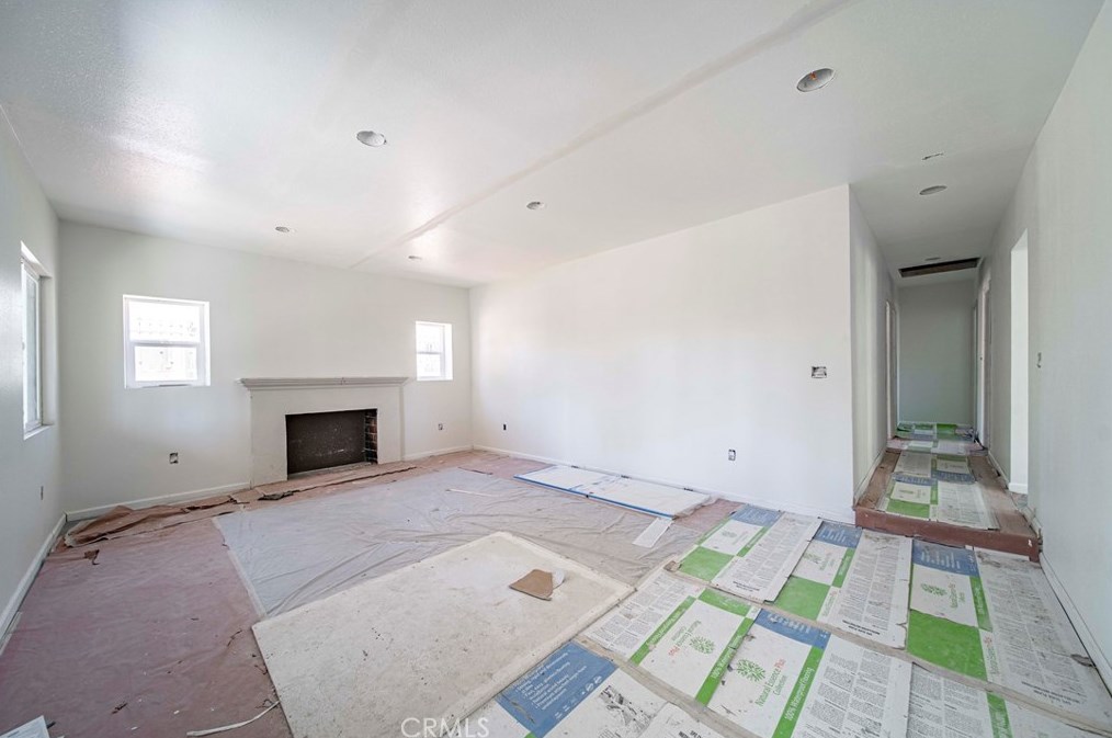5207 21st St, Los Angeles, CA 90016-1209