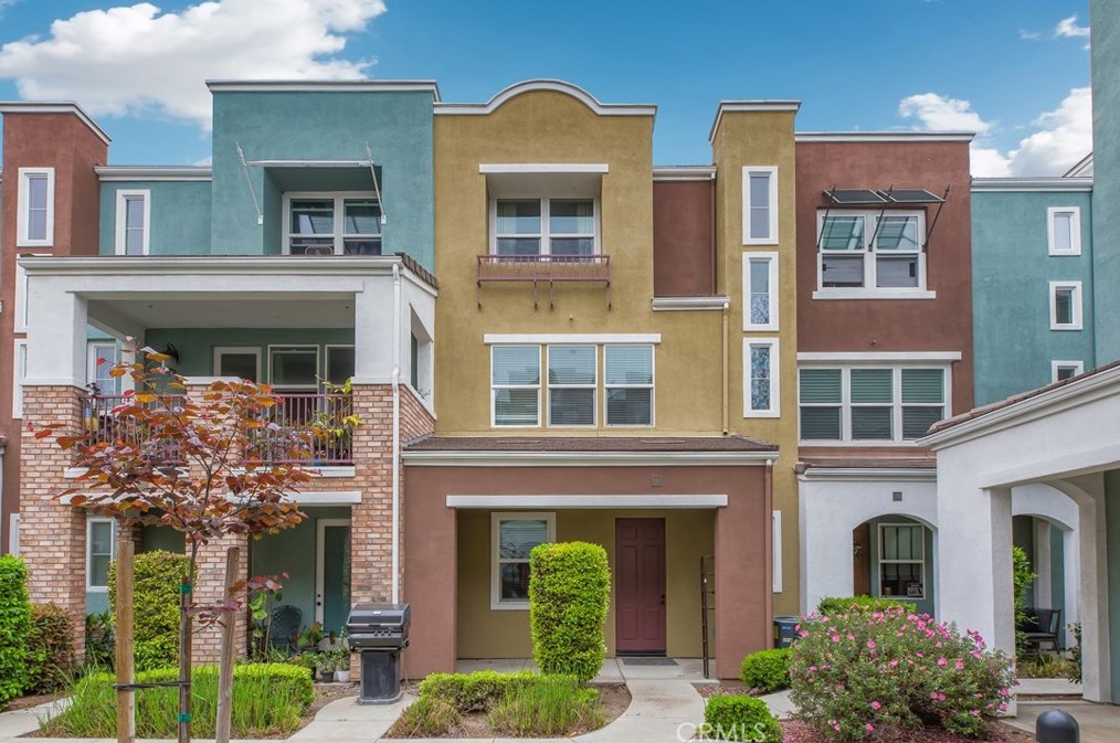 540 N Chardonnay Dr, Covina, CA 91723