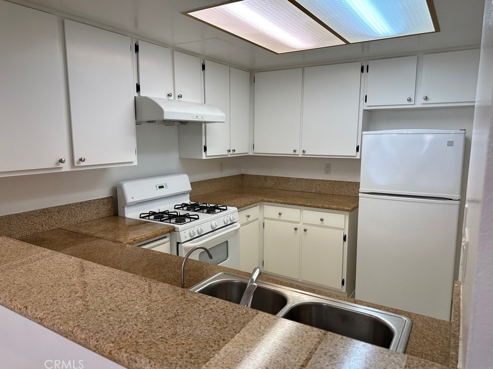 2414 Diamond Bar Blvd, Pomona, CA 91765-3184