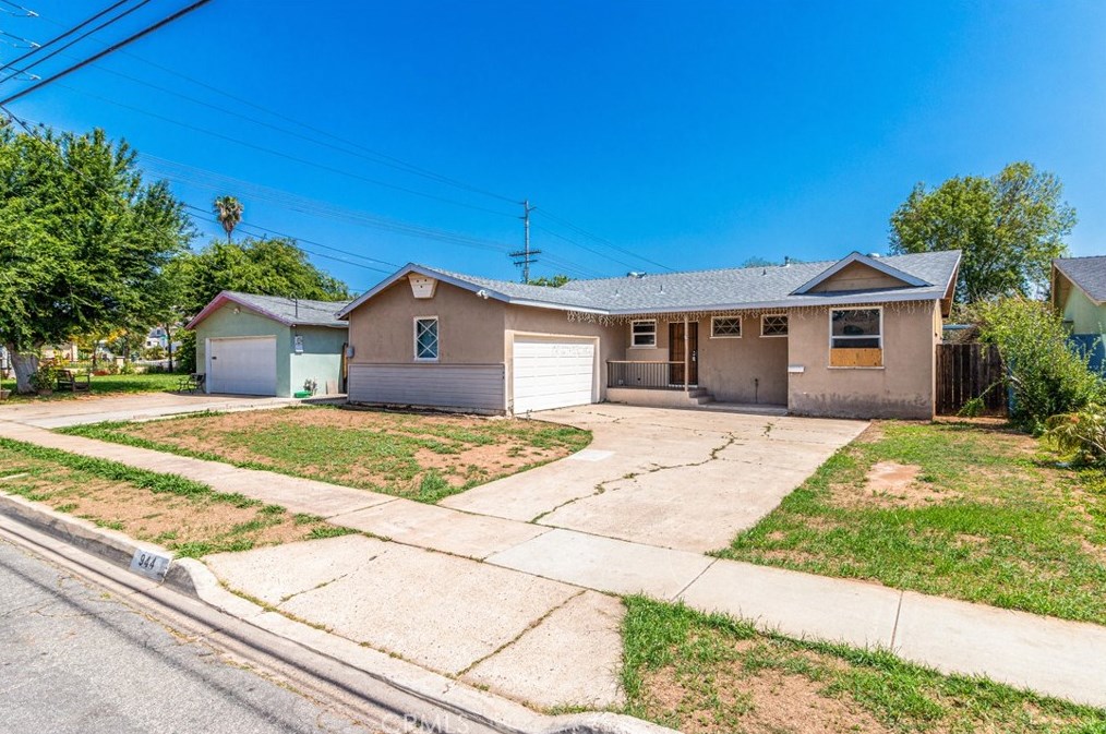 944 Begonia St, Escondido, CA 92027-1724