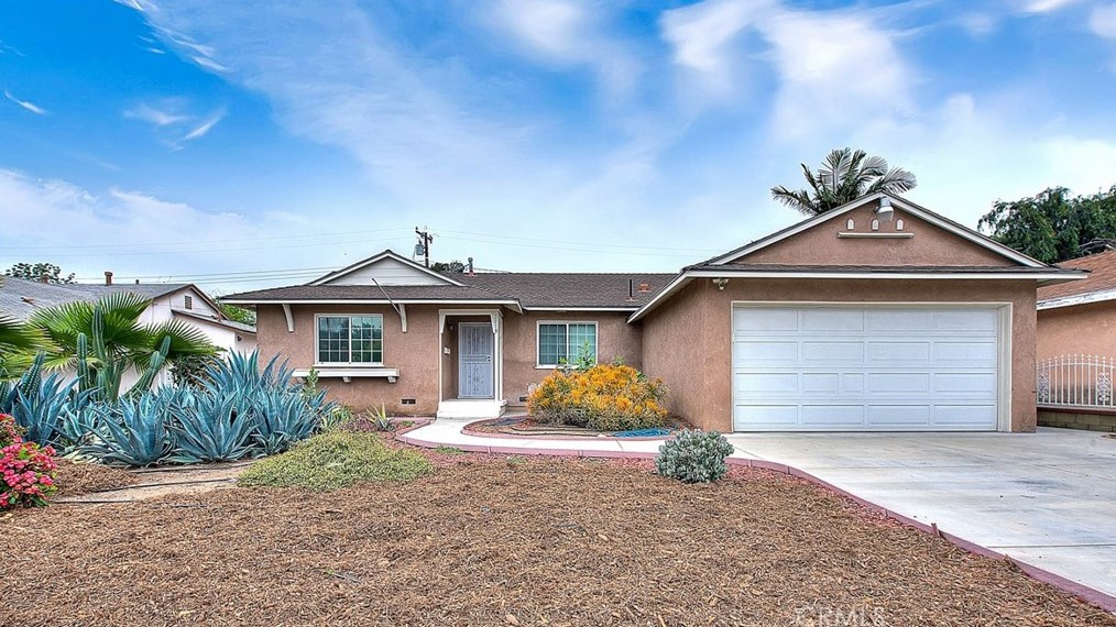 2419 Kellogg Park Dr, Pomona, CA 91768-2707