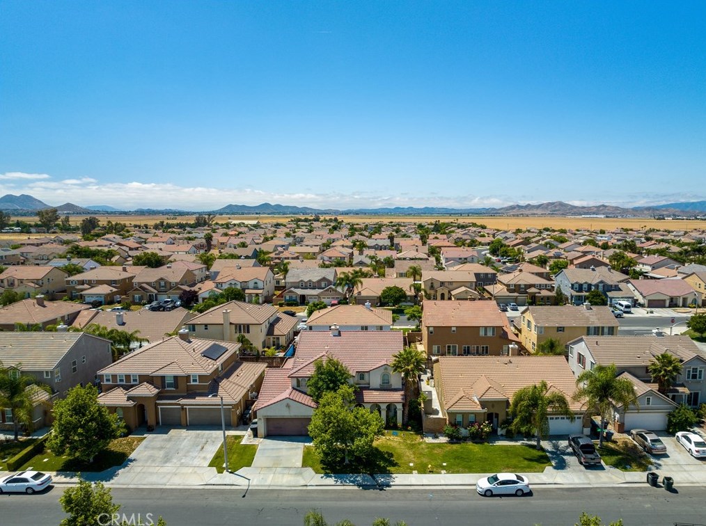 1471 Birmingham Dr, Perris, CA 92571