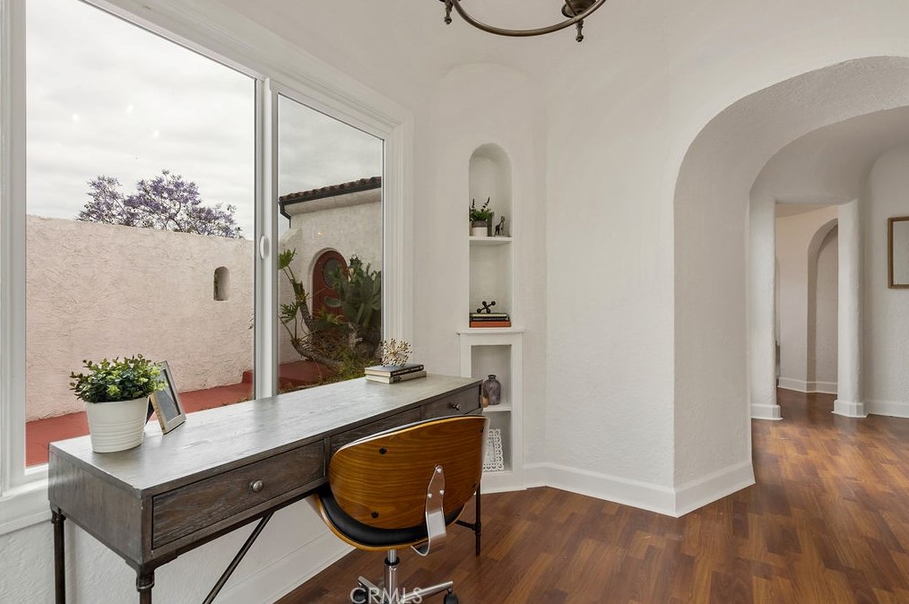 1852 Cochran Ave, Los Angeles CA  90019-5218 exterior