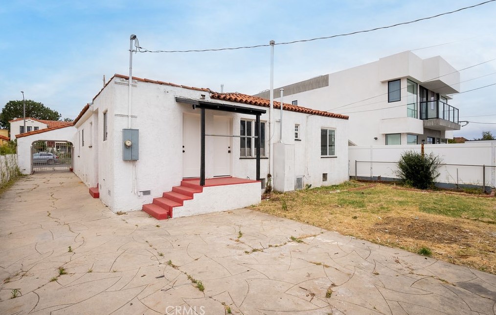 1852 Cochran Ave, Los Angeles CA  90019-5218 exterior