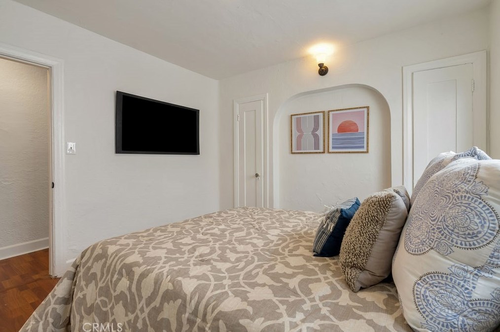 1852 Cochran Ave, Los Angeles CA  90019-5218 exterior
