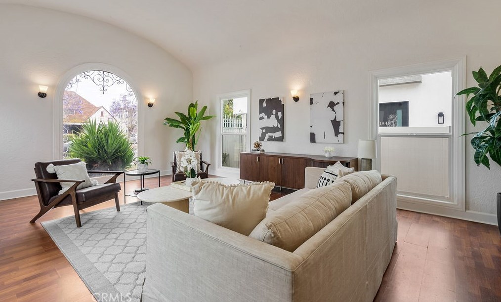 1852 Cochran Ave, Los Angeles CA  90019-5218 exterior