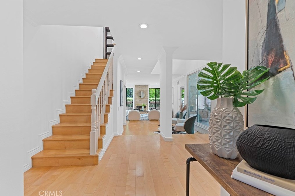 3229 La Encina Way, Pasadena, CA 91107-5521