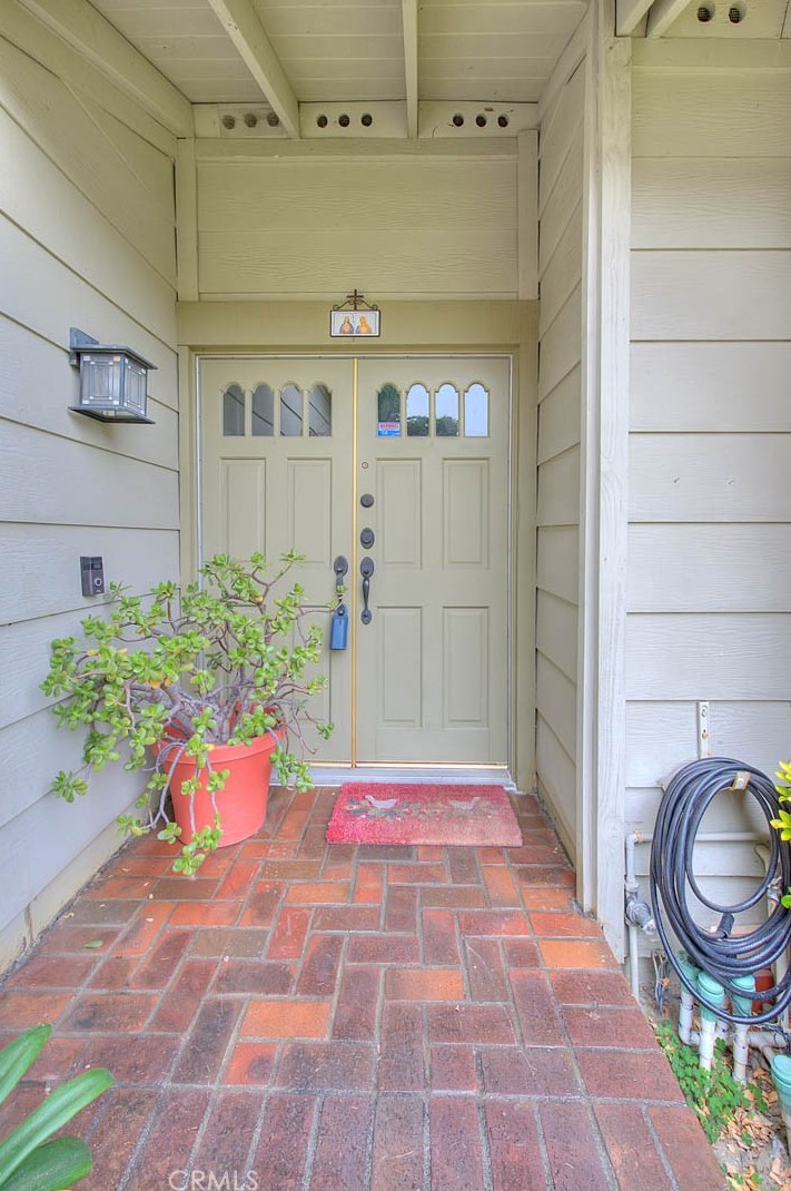1449 Rolling Knoll Rd, Pomona, CA 91765-2640