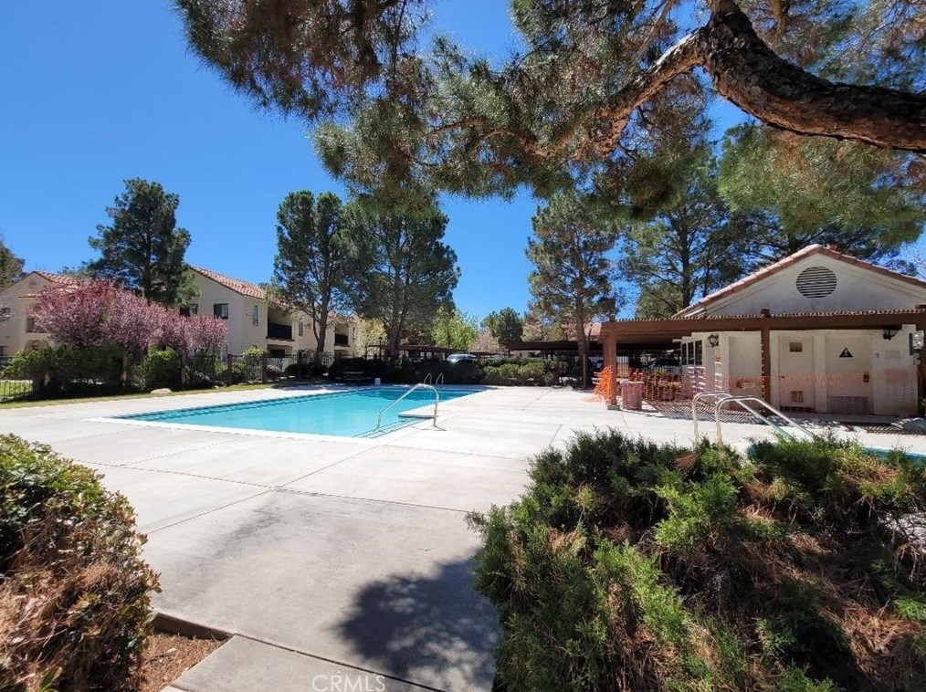 2554 Olive Dr #182, Palmdale, CA 93550