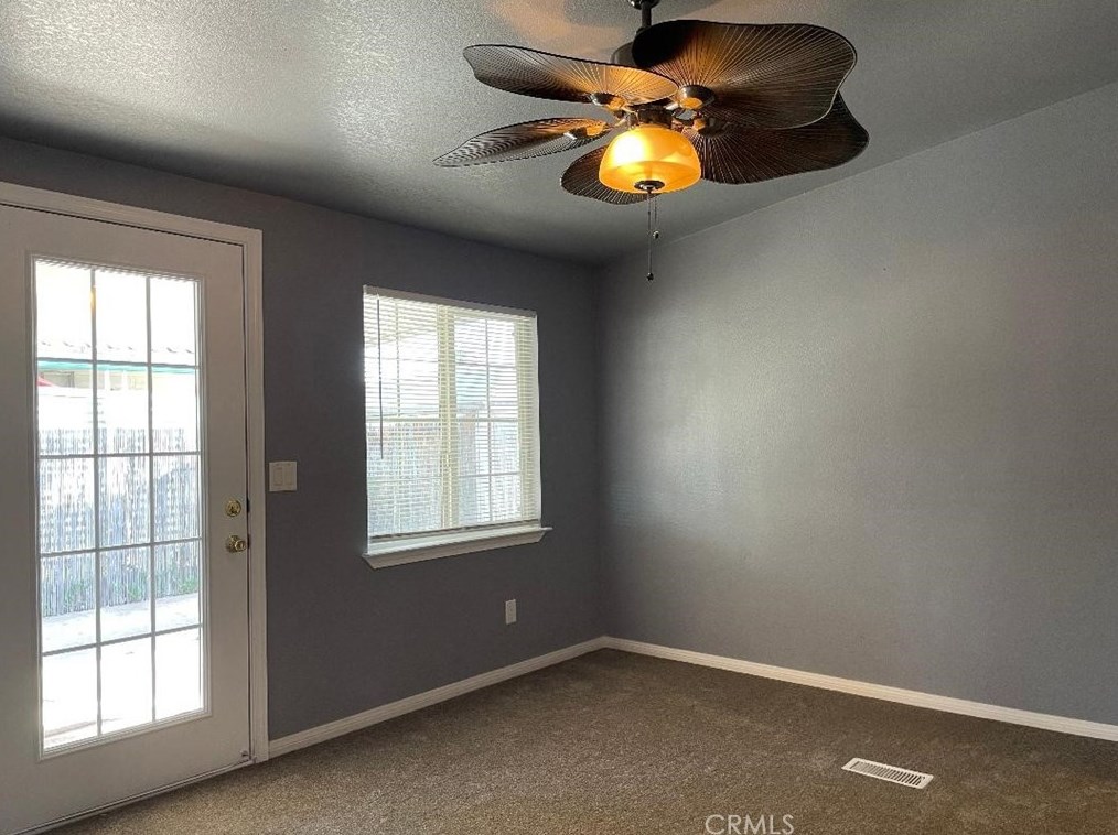 879 Palm Ave, Hemet CA  92543-6964 exterior