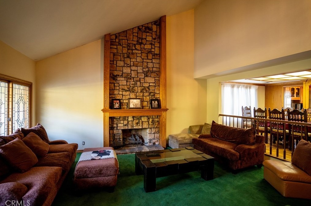 10727 Spy Glass Hill Rd, Whittier, CA 90601
