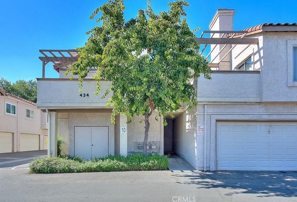 434 Golden Springs Dr, Pomona, CA 91765-1488