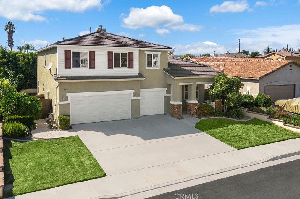 7047 Meadow Rdg, Corona, CA 92880-7237