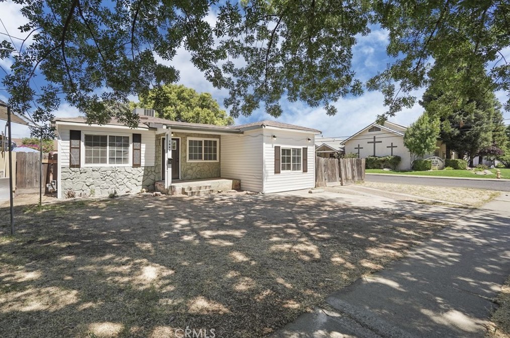 1095 E 22nd St, Merced, CA 95340