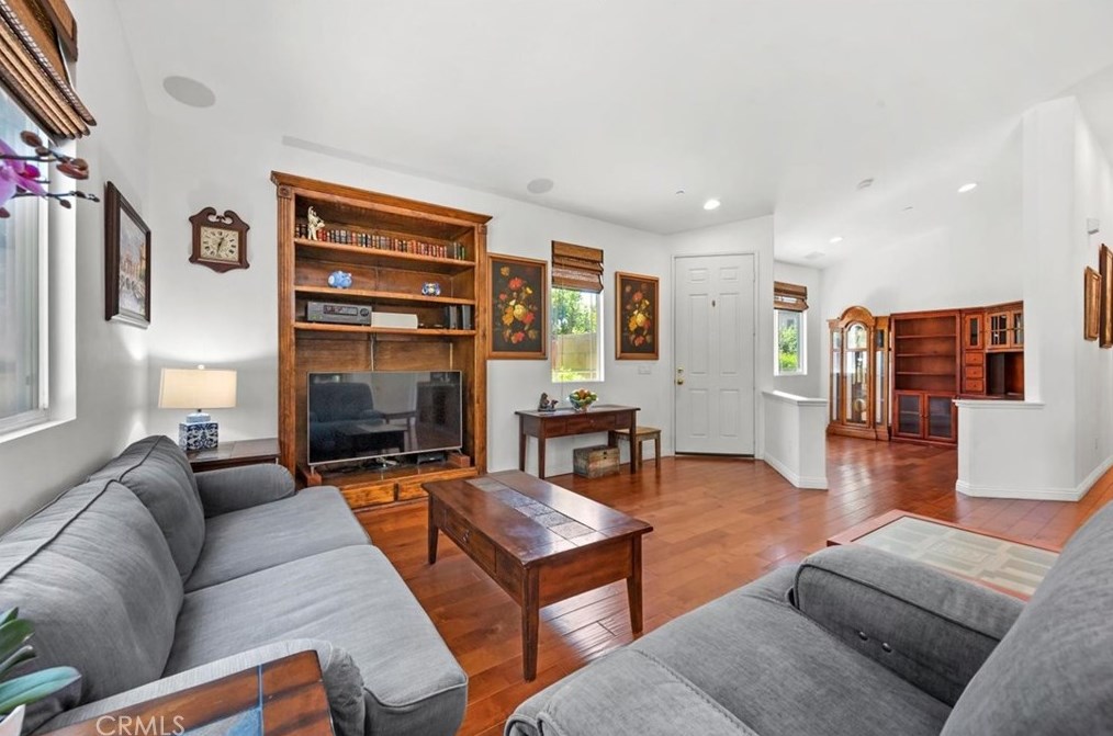 4403 Lakeview Ct, Riverside, CA 92505