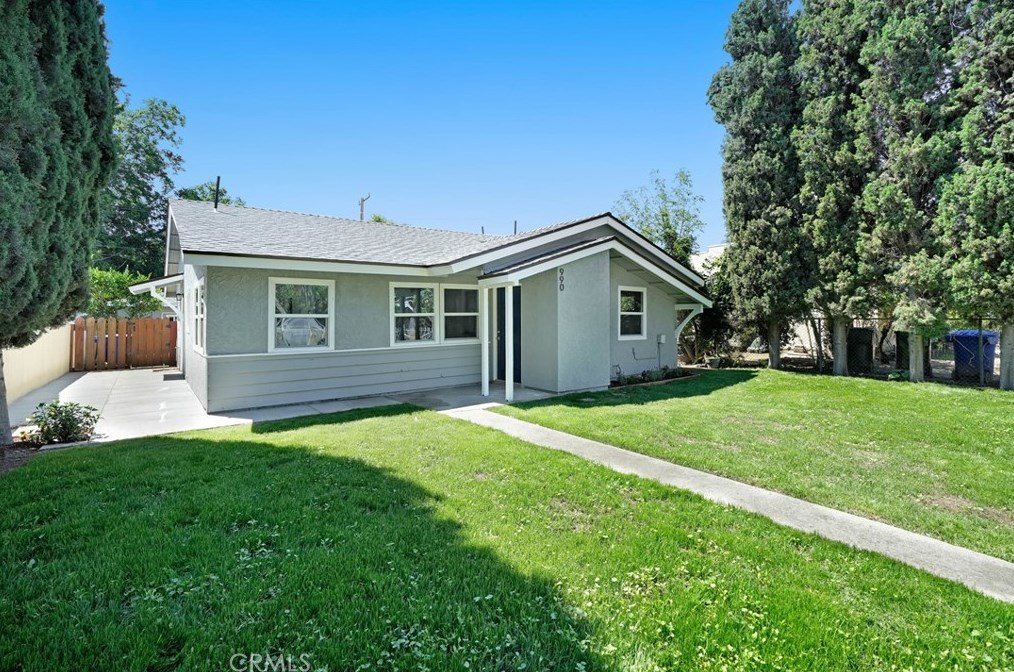990 3rd St, Pomona, CA 91766-1419