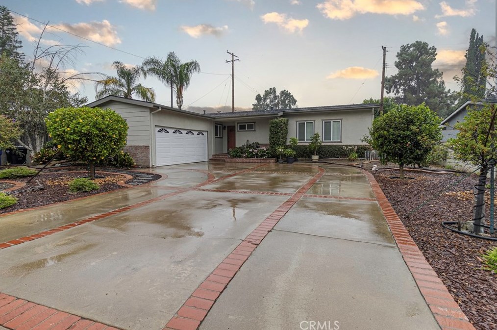 702 W Carter Dr, Glendora, CA 91740