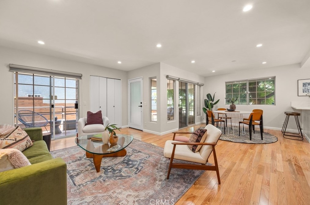 2364 Duane St, Los Angeles, CA 90039-3177