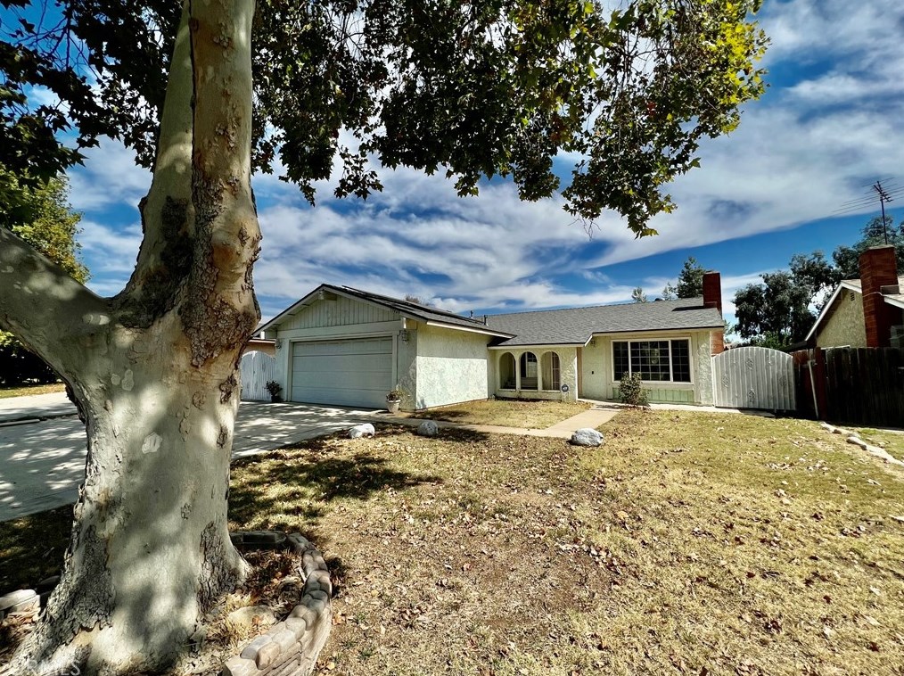 13468 Silver Ln, Moreno Valley, CA 92553-4272