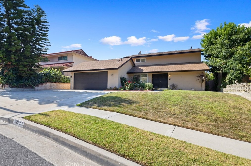 423 Canoe Cove Dr, Pomona, CA 91765-1754