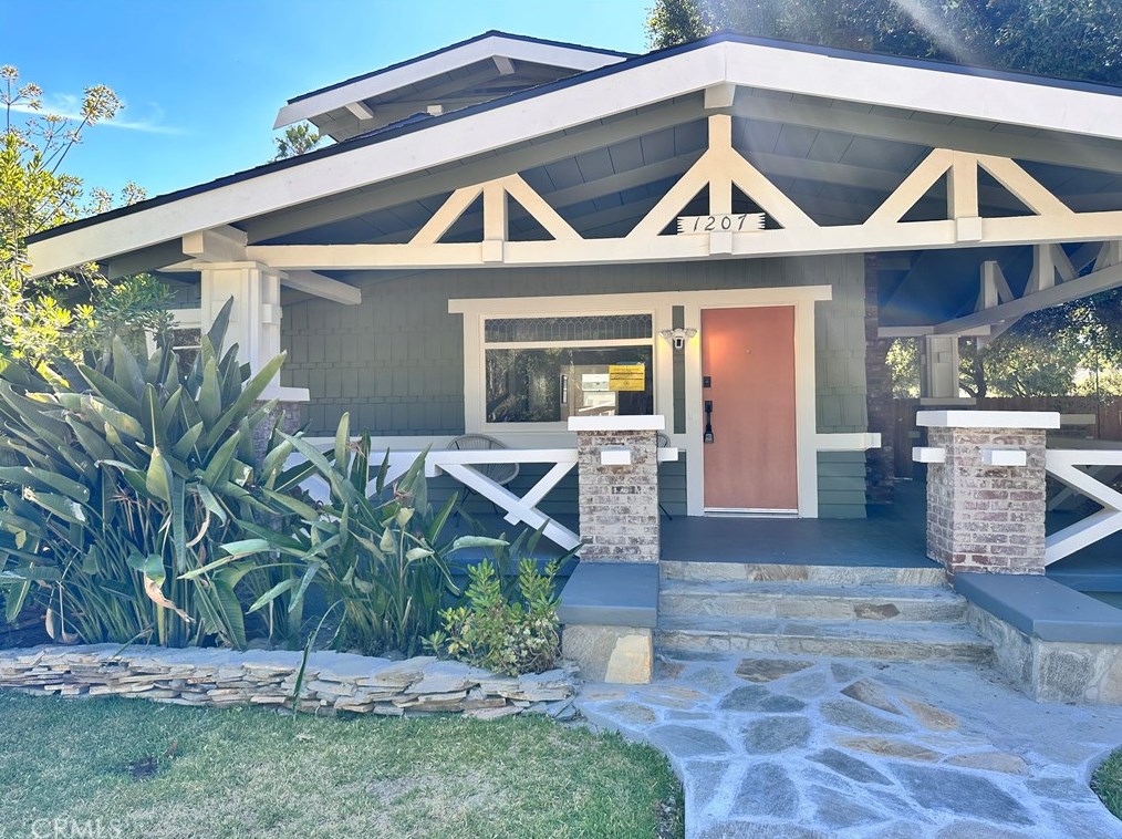 1207 N Wilson Ave, Pasadena, CA 91104