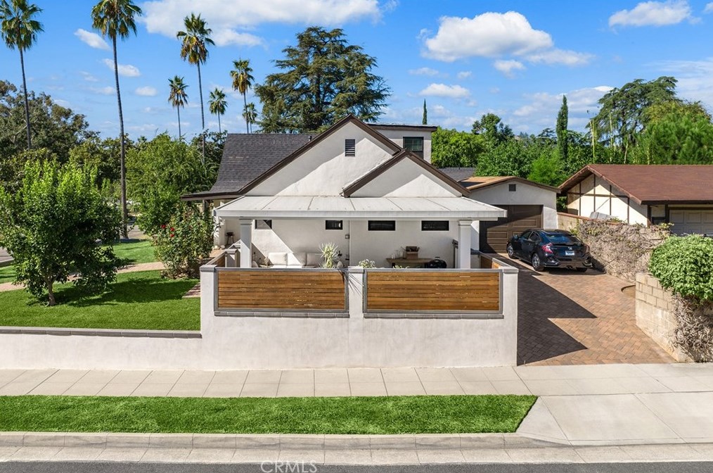 329 Stanton St, Pasadena CA  91103-1458 exterior