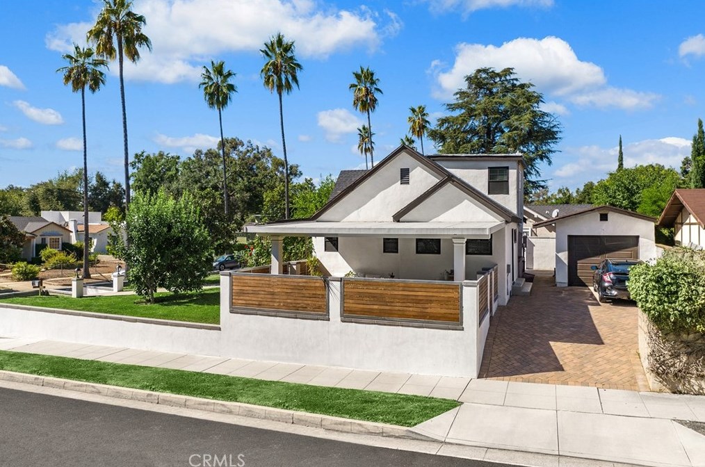 329 Stanton St, Pasadena CA  91103-1458 exterior