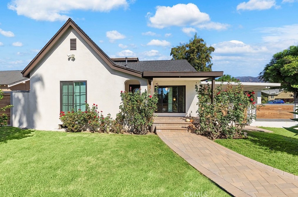 329 Stanton St, Pasadena CA  91103-1458 exterior