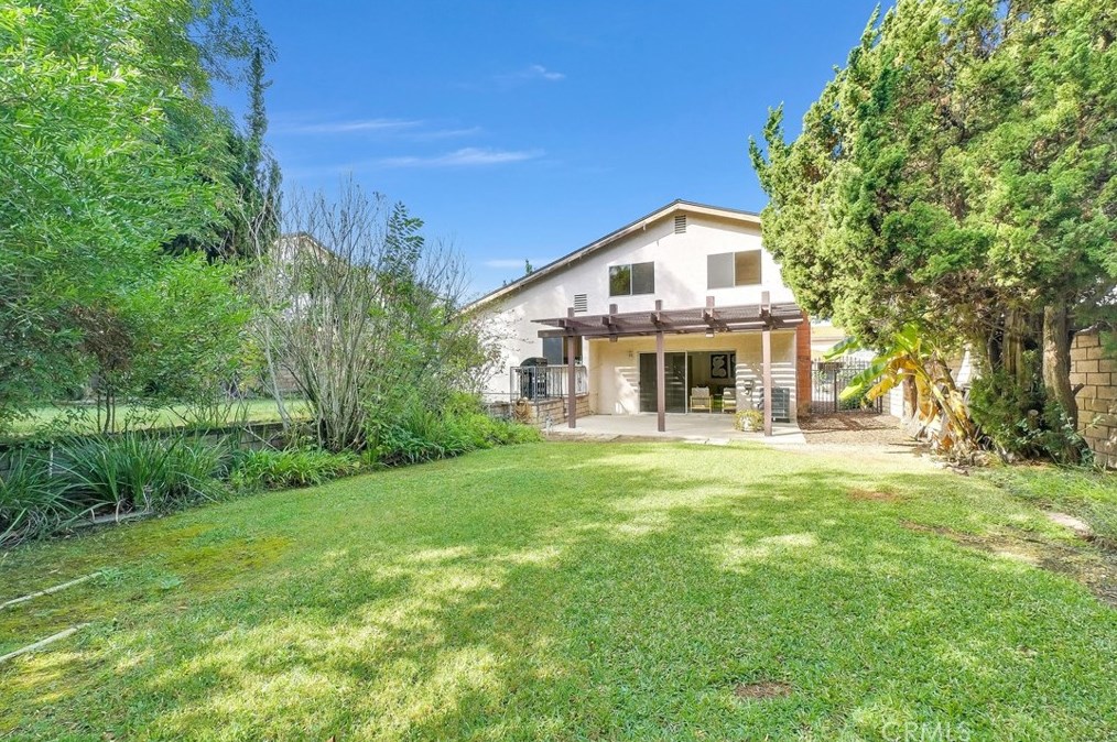 762 Panhandle Dr, Pomona, CA 91765-2039