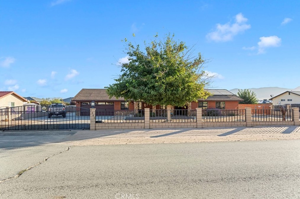 7483 Madera Ave, Hesperia, CA 92345-7414